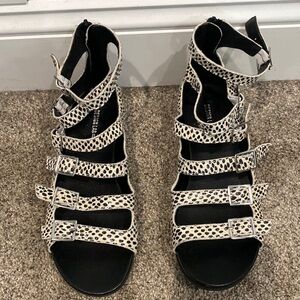 Design Lab Black and White Snakeskin Polka Dot Strapped Sandals - Size 7.5